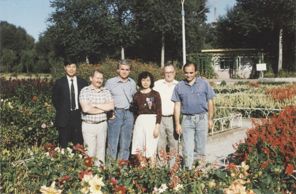 趙九祥早期與意大利、日本自動(dòng)化設(shè)備專(zhuān)家在一起